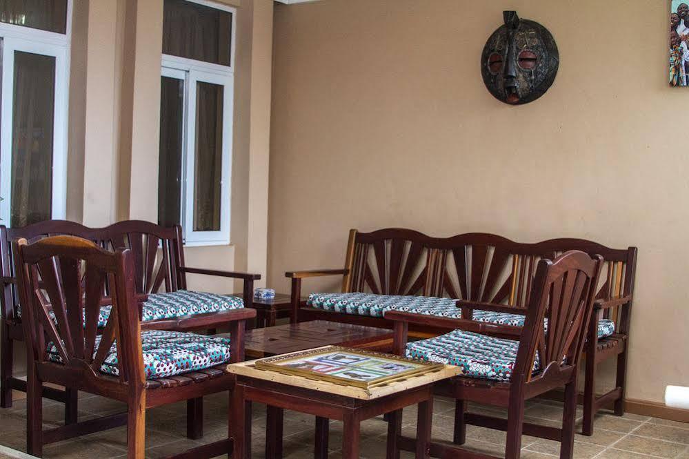 Alma House Hotel Accra Eksteriør billede