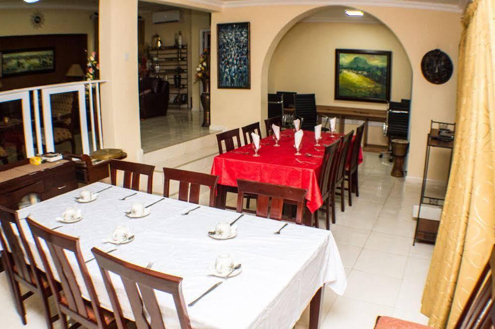 Alma House Hotel Accra Eksteriør billede