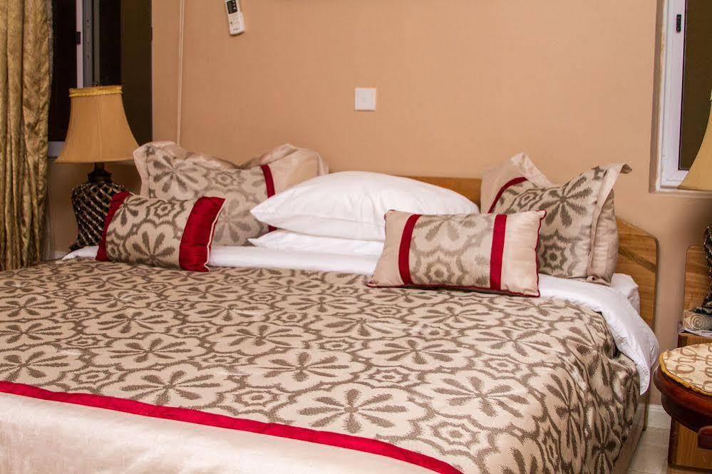 Alma House Hotel Accra Eksteriør billede