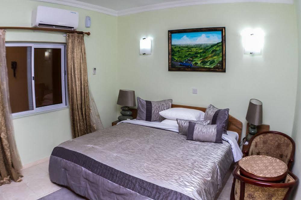 Alma House Hotel Accra Eksteriør billede