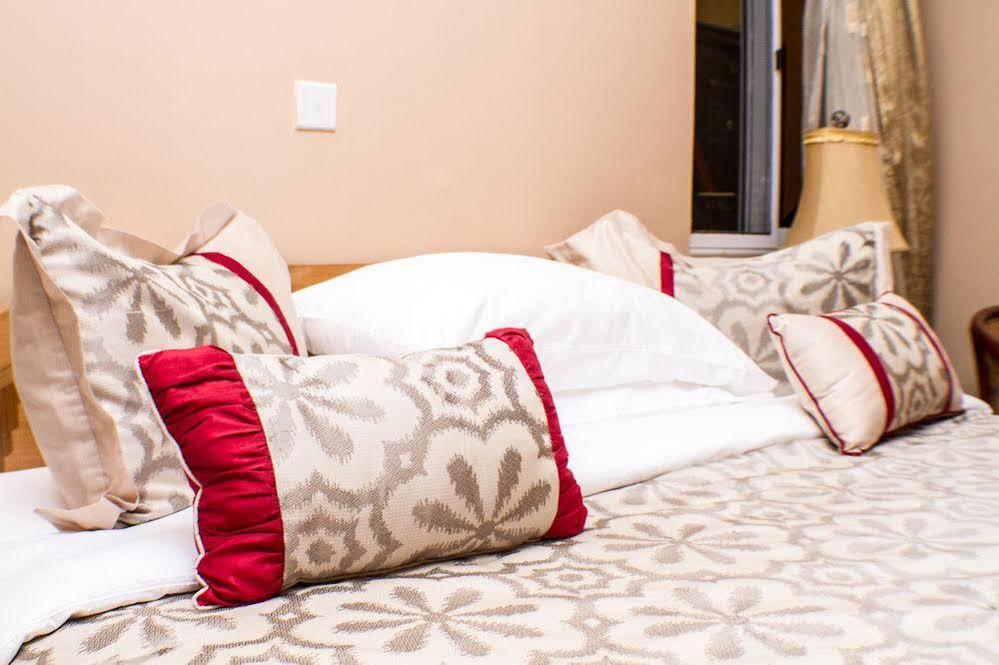 Alma House Hotel Accra Eksteriør billede
