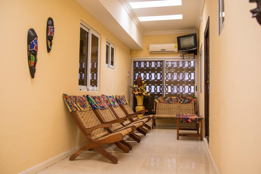 Alma House Hotel Accra Eksteriør billede