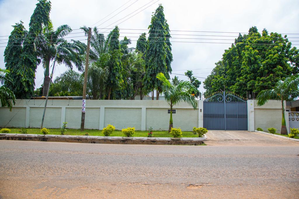 Alma House Hotel Accra Eksteriør billede