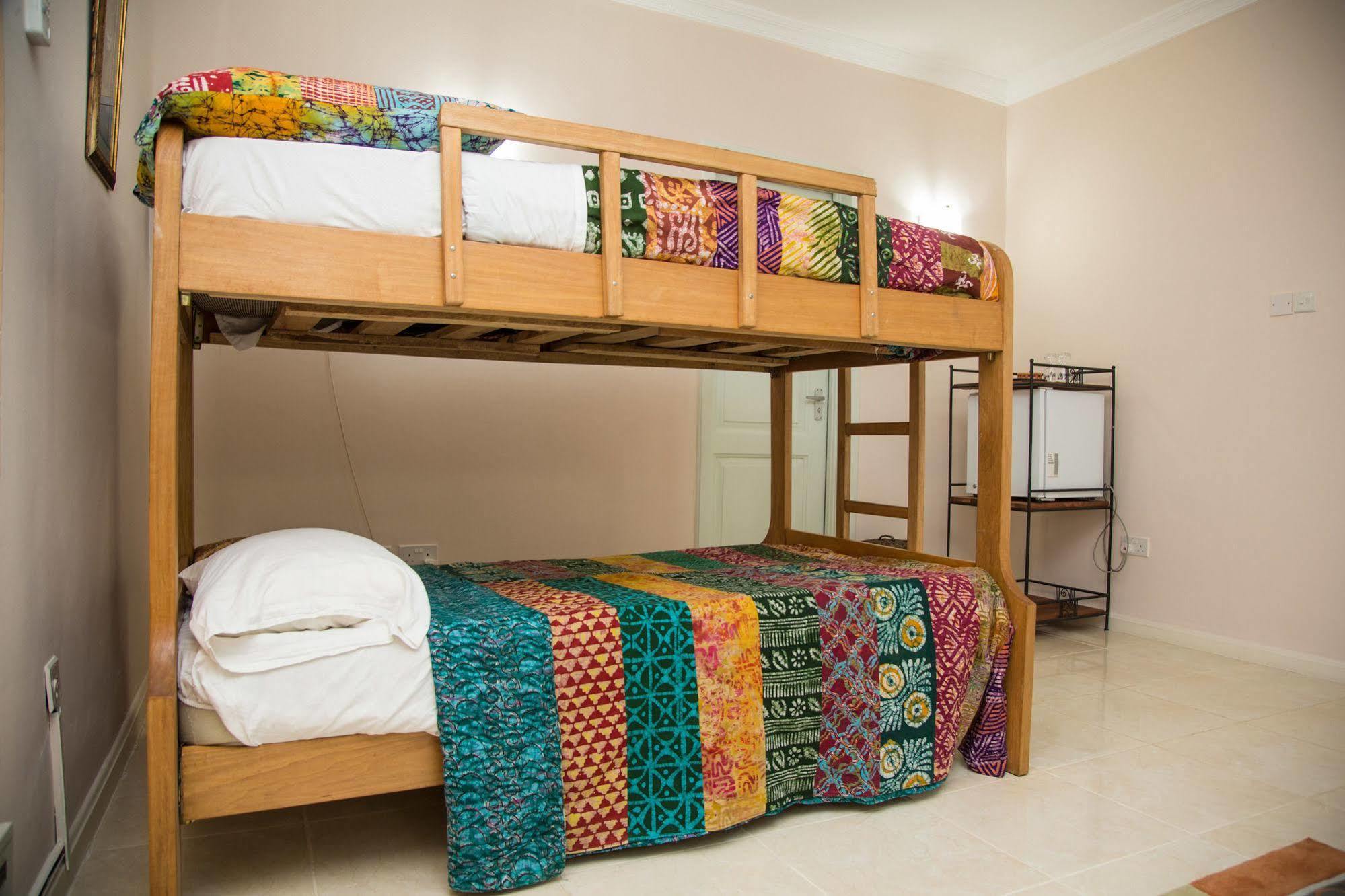 Alma House Hotel Accra Eksteriør billede