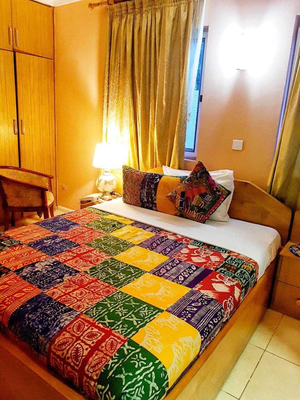 Alma House Hotel Accra Eksteriør billede