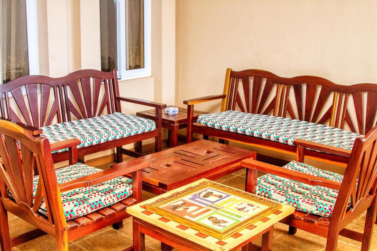 Alma House Hotel Accra Eksteriør billede
